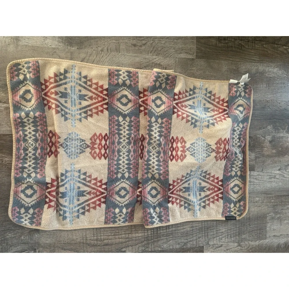 Pendleton Hooded Poncho Towel 100% Cotton Geometric Southwestern Multicolor